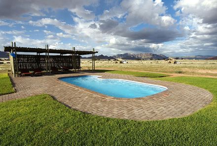 Namibia mit Kindern - Namibia for family individuell Dachzelt - Sossus Oasis Camp Pool