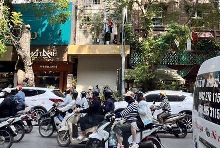 Laos und Vietnam Familienreise - Laos und Vietnam Reise mit Kindern - Hanoi Motorräder