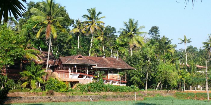 Indien mit Kindern - BASIS Projekt Indien - Haus  in Natur