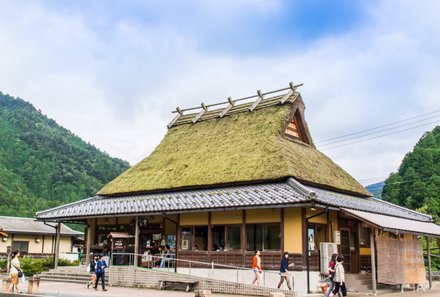 Japan for family - Miyama - Haus mit Stroh