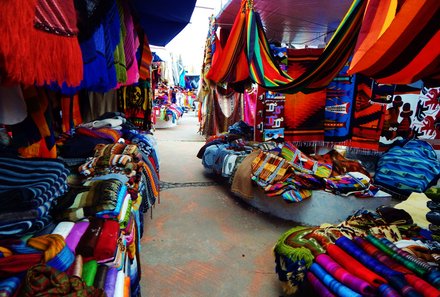 Galapagos Familienreise - Galapagos for family - Markt in Otavalo