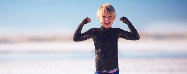 Jordanien mit Kindern - Jordanien for family - Kind am Toten Meer