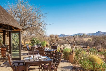 Namibia mit Kindern individuell -  Immanuel Wilderness Lodge - Terrasse