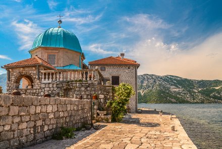 Familienreise Montenegro - Montenegro mit Kindern - Our Lady of The Rocks Architektur