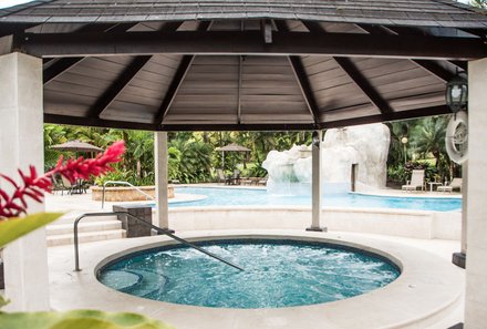 Costa Rica Family & Teens - Costa Rica mit Kindern - Lomas del Volcan Hotel Whirlpool