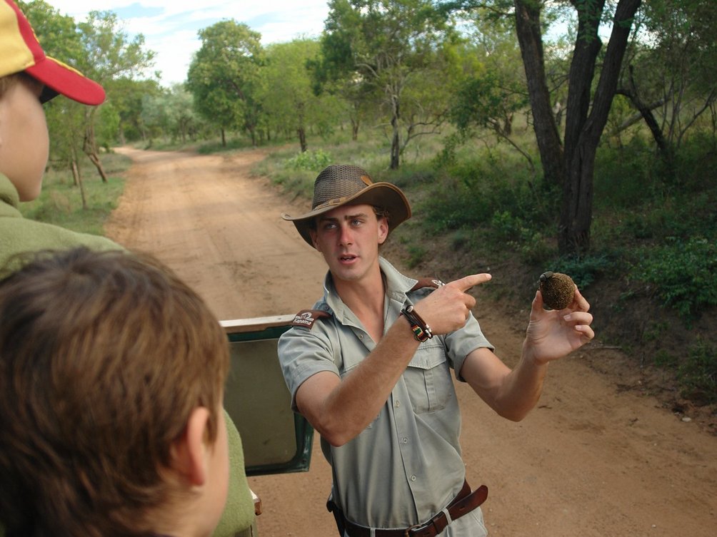 Afrika mit Kindern - Guide erklärt Kindern die Tierwelt