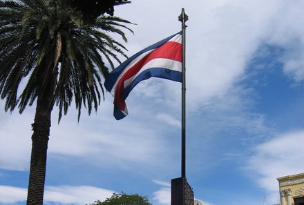 Costa Rica for family Junior - Costa Rica mit Kindern - San José - Flagge Costa Rica