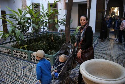 Marokko mit Kindern - Ein Tag in Marrakesch mit Kindern - Nadja mit ihren Kindern