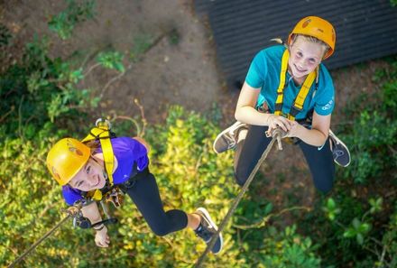 Vietnam & Kambodscha Familienreisen - Ziplining mit Kindern