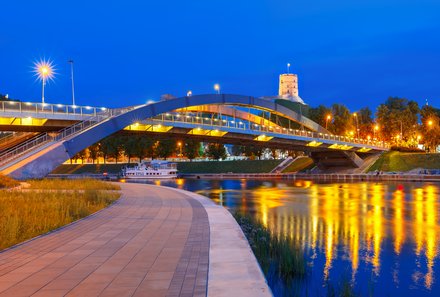 Baltikum for family - Neris Fluss - am Abend