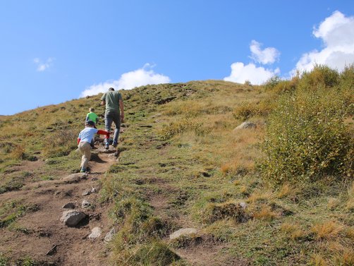 Georgien Familienurlaub - Urlaub mit Kindern in Georgien - Wandern im Kaukasus