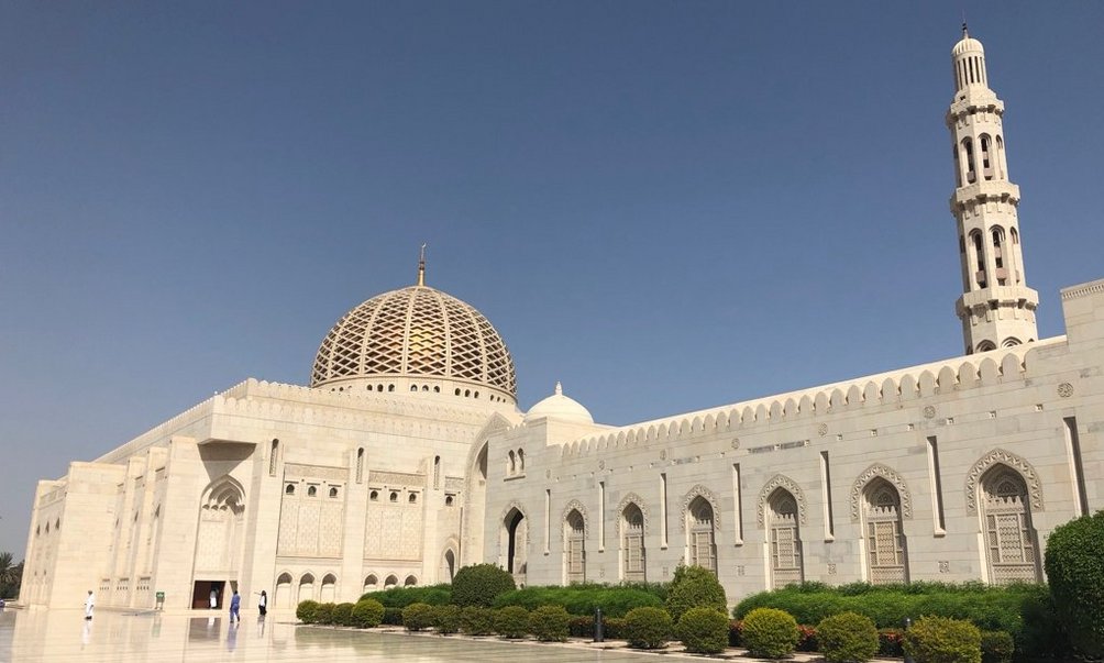 Oman Rundreise mit Kindern - Erfahrungen in Oman mit Kindern - Sultan-Qaboos-Moschee