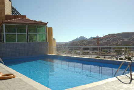 Jordanien Rundreise mit Kindern -  Petra Moon Hotel Pool