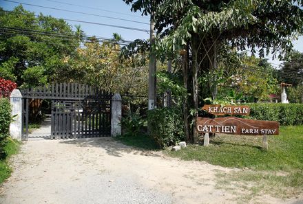 Vietnam Familienreise - Vietnam for family - Cat Tien Farmstay Eingang