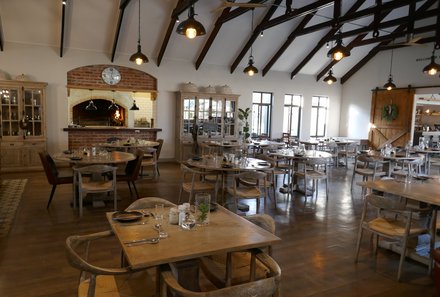 Namibia mit Kindern - Namibia Family & Teens - Otjiwa Safari Lodge - Restaurant
