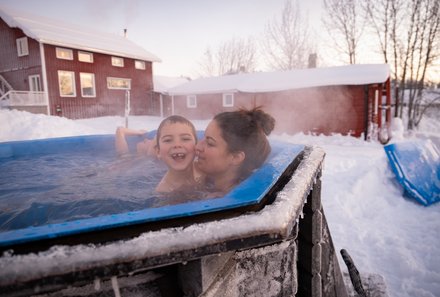 Schweden for family Winter - Husky Farm - Hot Pot mit der Familie