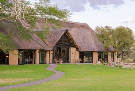 Familienreisen Namibia - Okapuka Safari Lodge - Gebäude