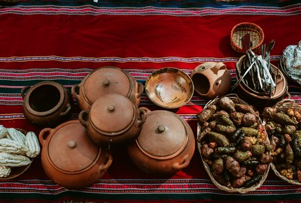 Peru Family & Teens - Peru Familienreise mit Teens - Typisches Pachamanca Essen aus dem Erdofen