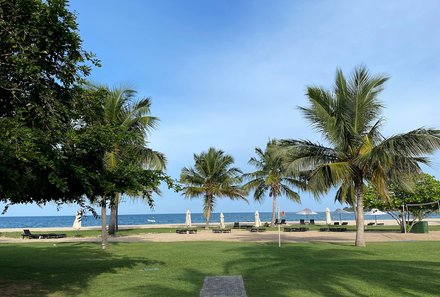 Sri Lanka Familienreisen - Sri Lanka Summer for family - Passikudah - The Calm Resort & Spa - Weg zum Meer