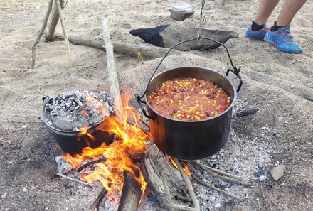 Familienreise Frankreich - Frankreich for family im Kanu - Kochen am Lagerfeuer