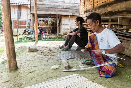 Laos und Vietnam Familienreise - Laos und Vietnam Reise mit Kindern - Einheimische Handwerkskunst