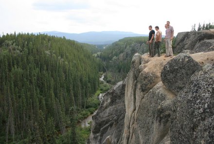 Kanada mit Kindern - Kanada for family - Menschen am Abhang