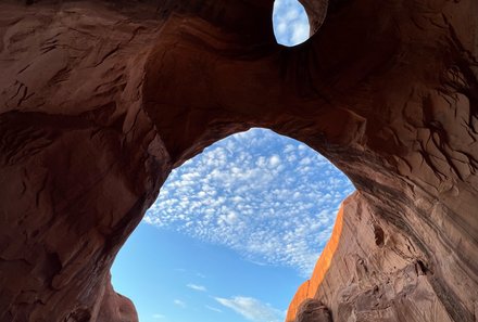 USA Südwesten mit Kindern - USA Westküste for family individuell - Abenteuer im Wilden Westen - Felsbogen im Monument Valley