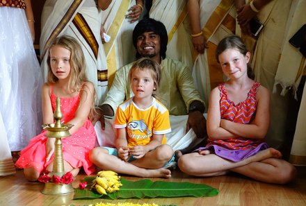 Indien mit Kindern - Kinder bei Zeremonie