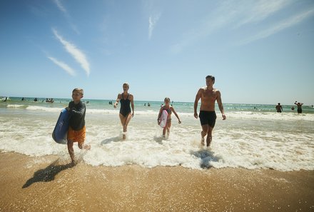  Australien for family - Australien Familienreise - Familie am Strand