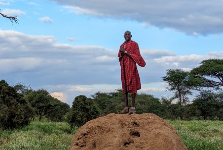 Kenia Familienreise - Kenia Family & Teens - Amboseli Nationalpark - Massai auf Anhöhe