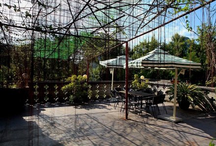 Familienurlaub China - China for family - Yangshuo - Snow Lion Riverside Resort - Terrasse