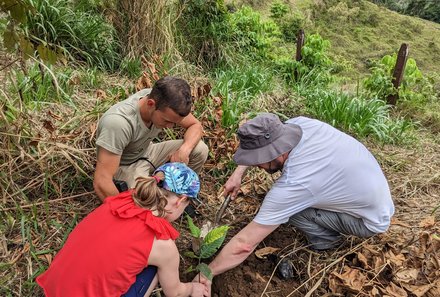 Familienreise Costa Rica - Costa Rica Family & Teens - Baum pflanzen La Tigra