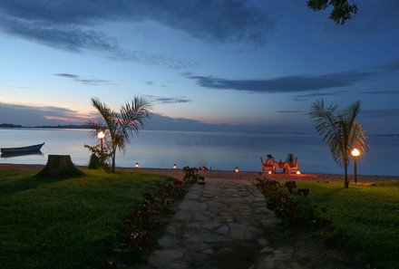 Uganda Family & Teens - Verlängerung in der Brovad Sand Lodge - Strand am Abend