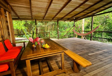 Familienreise Galapagos und Ecuador - Galapagos Family & Teens - Hakuna Matata Amazon Lodge - Terrasse