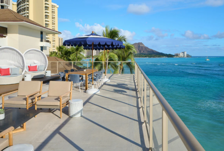 Hawaii Inselhopping for family individuell - Familienreise Hawaii mit Kindern - Outrigger Hotel - Terrasse mit Meerblick
