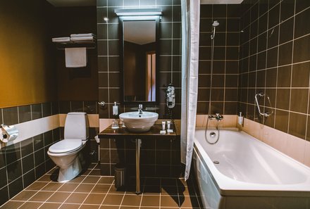 Baltikum for family individuell - Baltikum Familienreise - Hanza Hotel Riga - Badezimmer