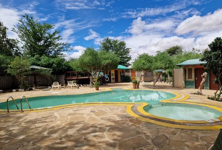 Kenia Familienreise - Kenia Family & Teens - Tsavo Ost Nationalpark - Ashnil Aruba Lodge - Pool