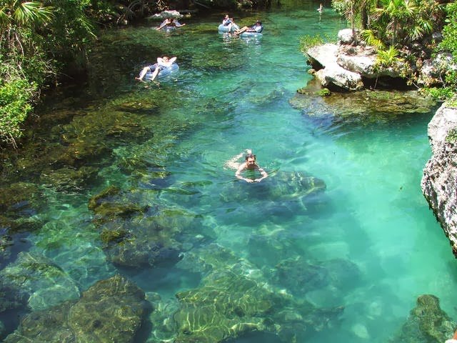 Mexiko mit Kindern - Schwimmen in der Cenote
