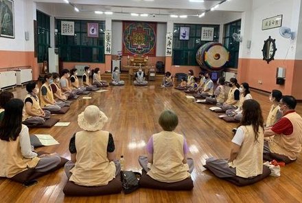 Südkorea for family - Golgulsa-Tempel - Meditation in der Gruppe