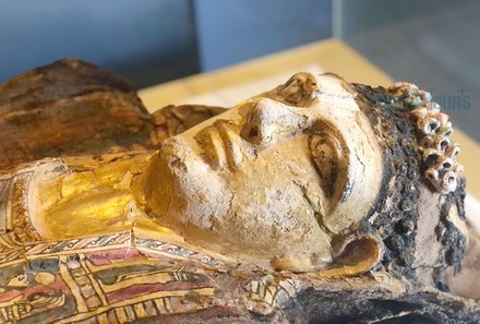Halle der goldenen Mumien - Nahaufnahme Mumie - Ägypten mit Kindern