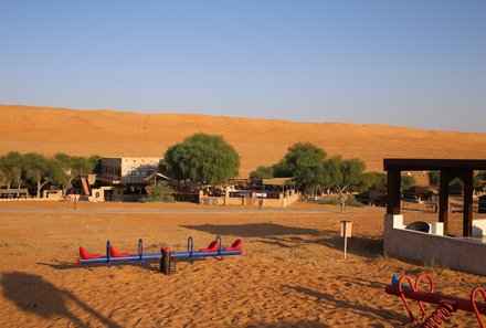 Oman mit Kindern individuell - Oman for family individuell Familienabenteuer Wüste & Berge - Spielplatz im 1000 Nights Camp
