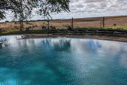 Kenia Familienreise - Kenia Family & Teens - Tsavo Ost Nationalpark - Ashnil Aruba Lodge - Pool 2
