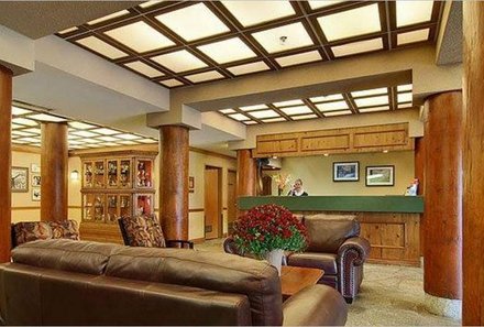 Westkanada for family - Nancy Greene's Cahilty Lodge - Rezeption