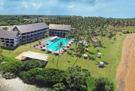 Sri Lanka Sommerurlaub mit Kindern - Hotelanlage mi Pool