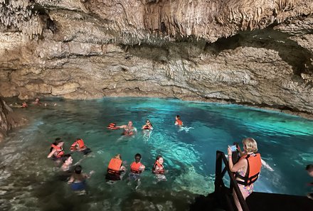 Mexiko Familienreise - Mexiko for family - Hacienda Cenote Kinder schwimmen