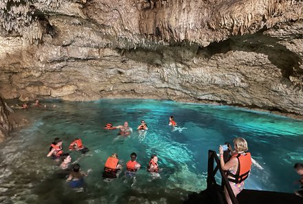 Mexiko Familienreise - Mexiko for young family individuell - Kinder baden in Cenote - Hacienda Sotuta de Peon