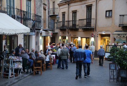 Sizilien Familienreise - Sizilien for family - Castelbuono am Abend