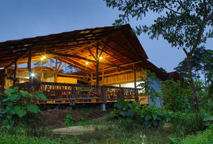 Costa Rica mit Jugendlichen - La Tigra Rainforest Lodge - Aussenansicht