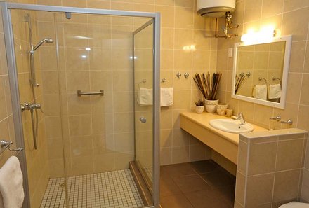 Namibia Family & Teens - Hotel Pension Rapmund - Badezimmer