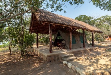 Uganda Familienreise - Uganda Family & Teens - Queen Elizabeth The Bush Lodge - Zelt Außenansicht